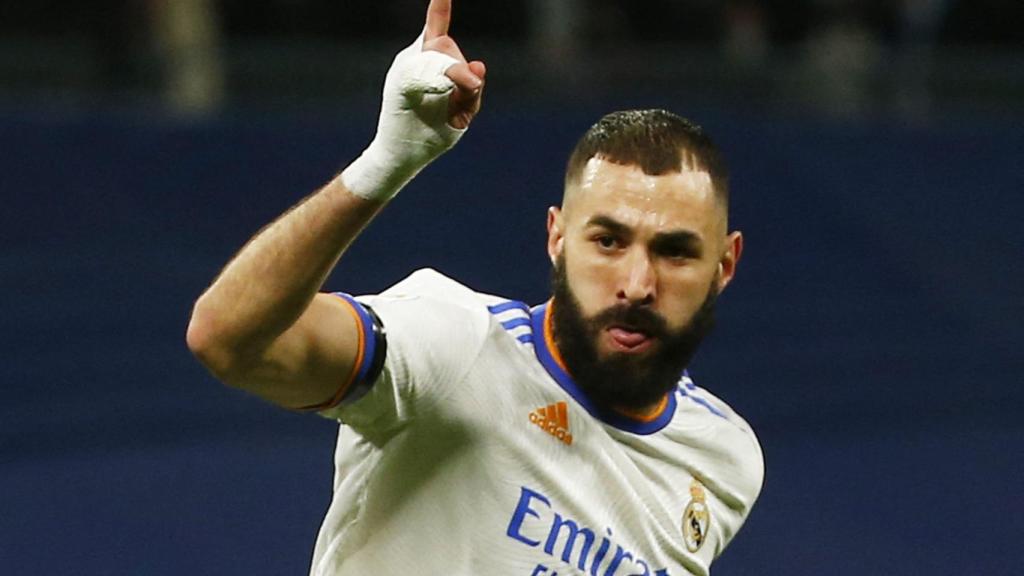 Karim Benzema celebra su gol al Atlético de Madrid