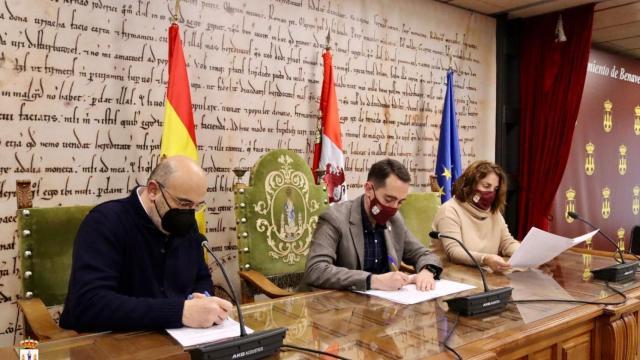 Momento de la firma del convenio