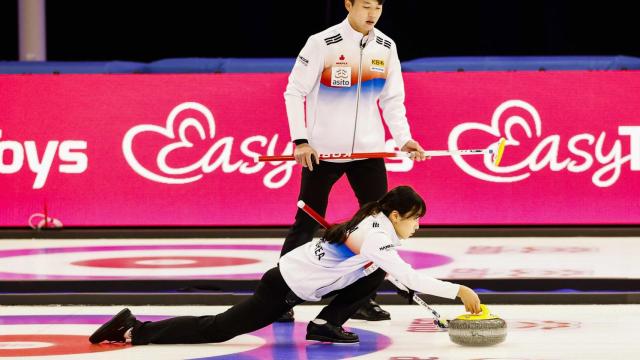 Un anuncio erótico pone en jaque el curling y los JJOO de invierno