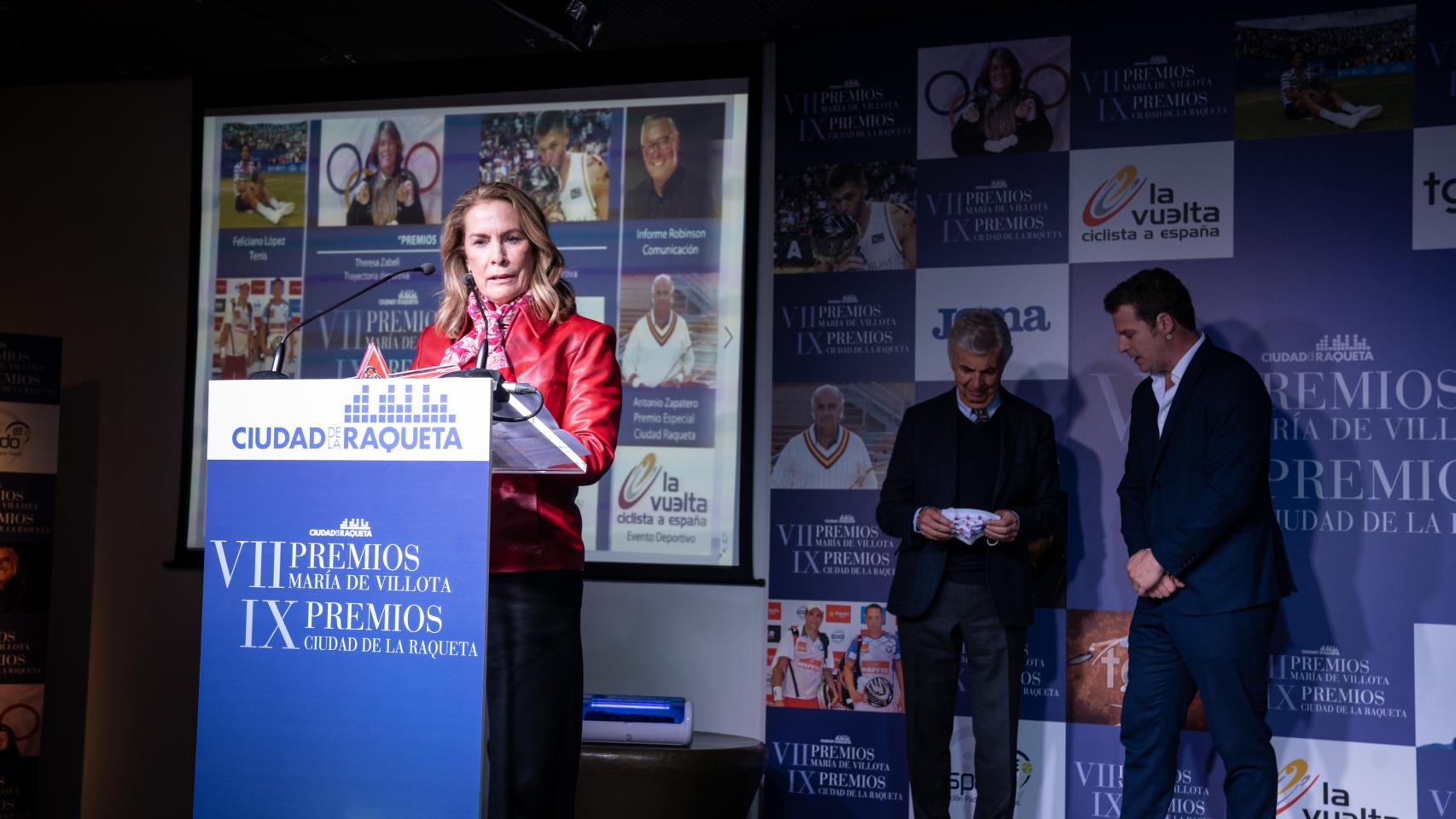 Theresa Zabell, durante su discurso después de recibir el Premio María de Villota