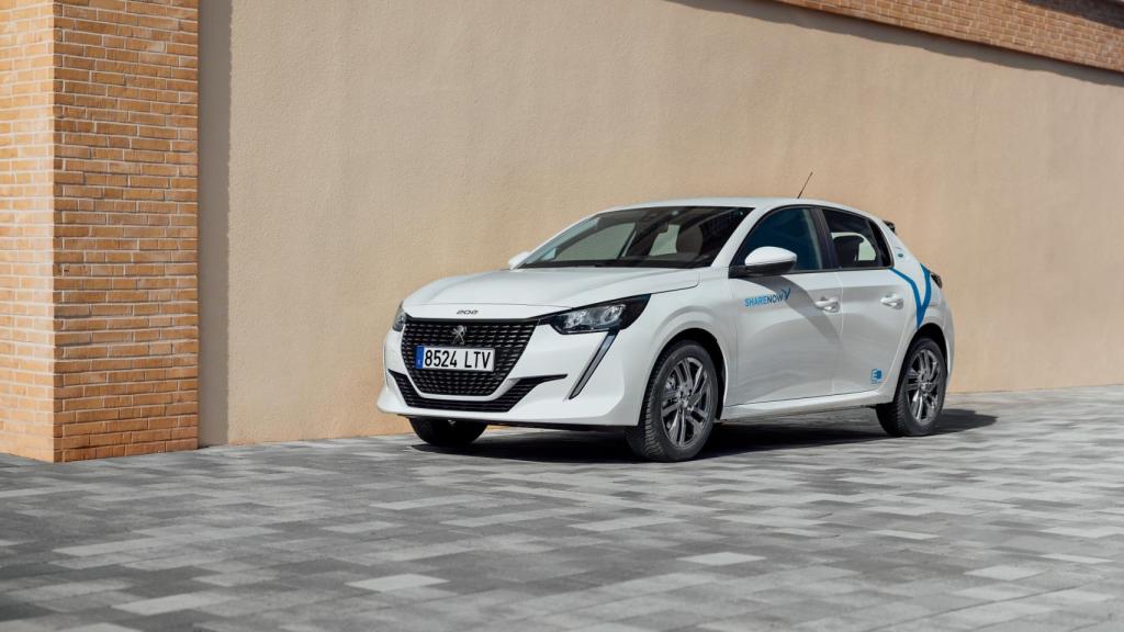 Share Now incorpora Peugeot e-208