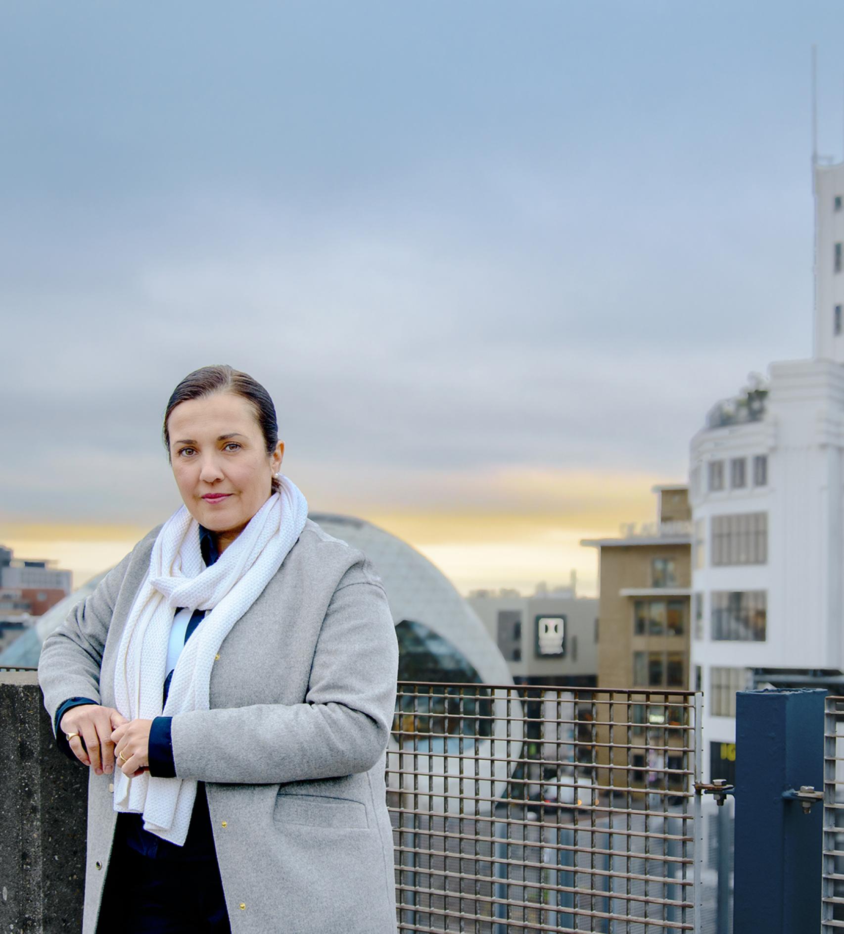 Eva González Pérez, en un mirador sobre una de las plazas más famosas de Eindhoven.