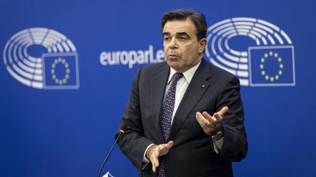 El vicepresidente de la Comisión, Margaritis Schinas, durante la rueda de prensa de este martes