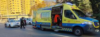 La ambulancia desplazada hasta Cuatro Caminos, donde fue atropellada una mujer.