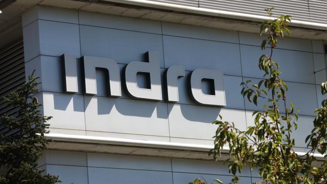 Fachada de la sede de Indra ubicada en Madrid