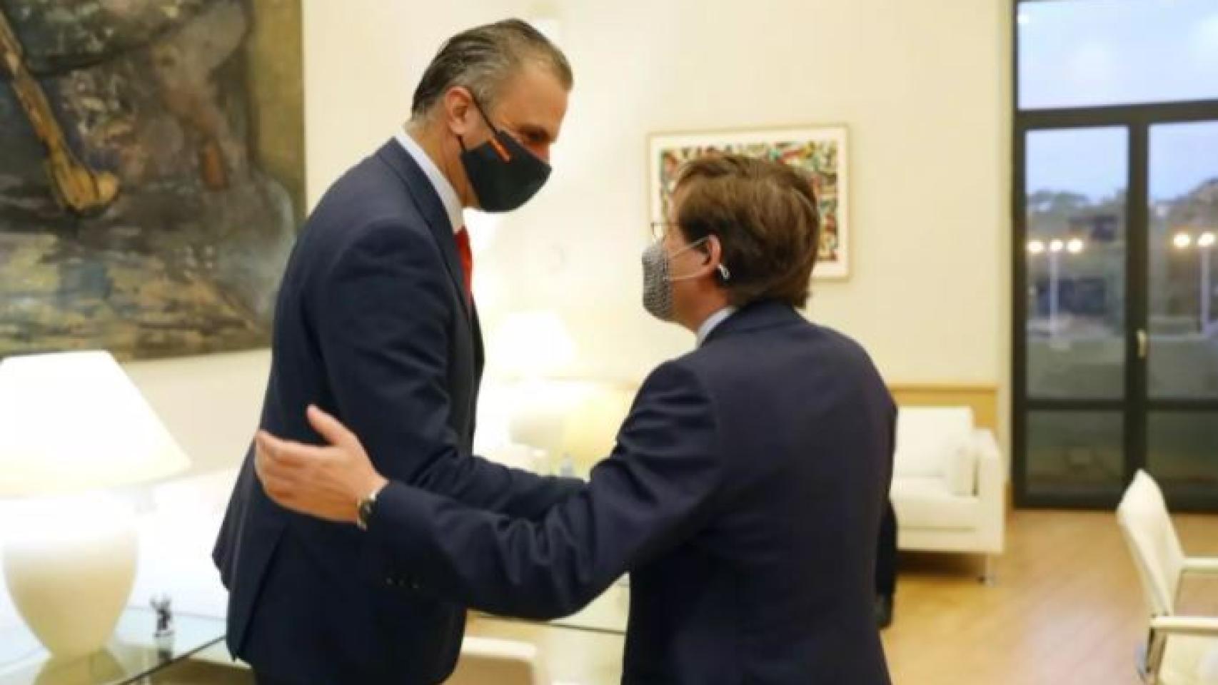 Javier Ortega Smith y José Luis Martínez Almeida.