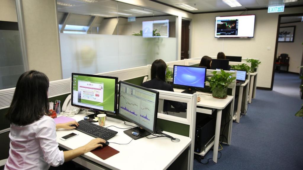 Una pequeña oficina con varios trabajadores en entornos digitales. FOTO: Pixabay