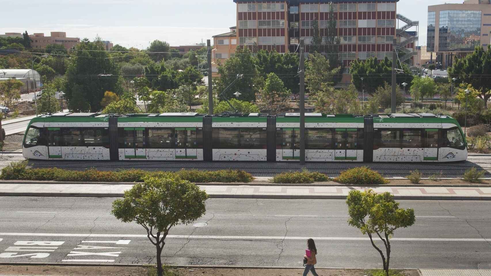 Uno de los trenes del Metro de Málaga.