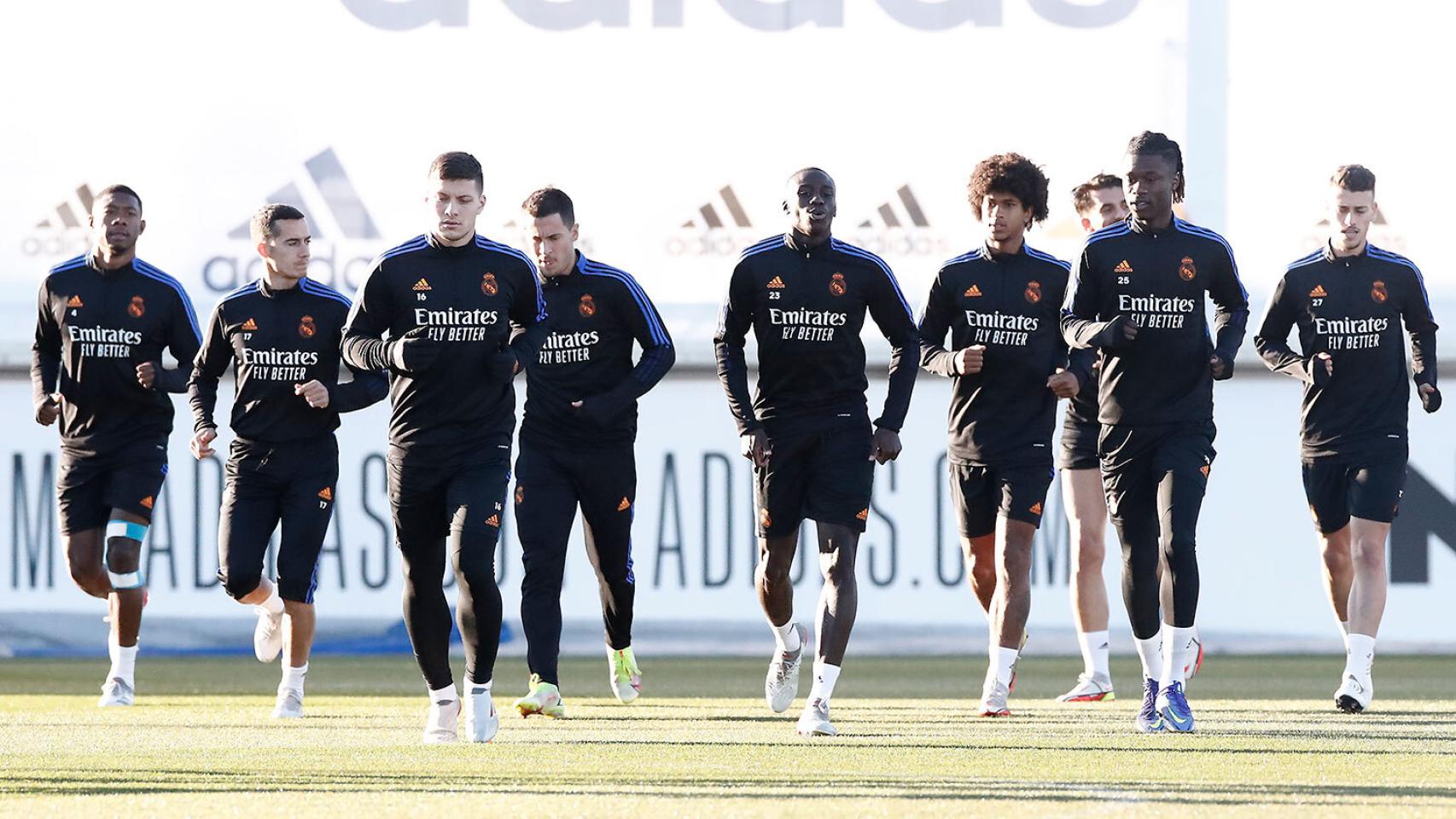 Peter Federico (el tercero por la derecha), durante un entrenamiento del Real Madrid