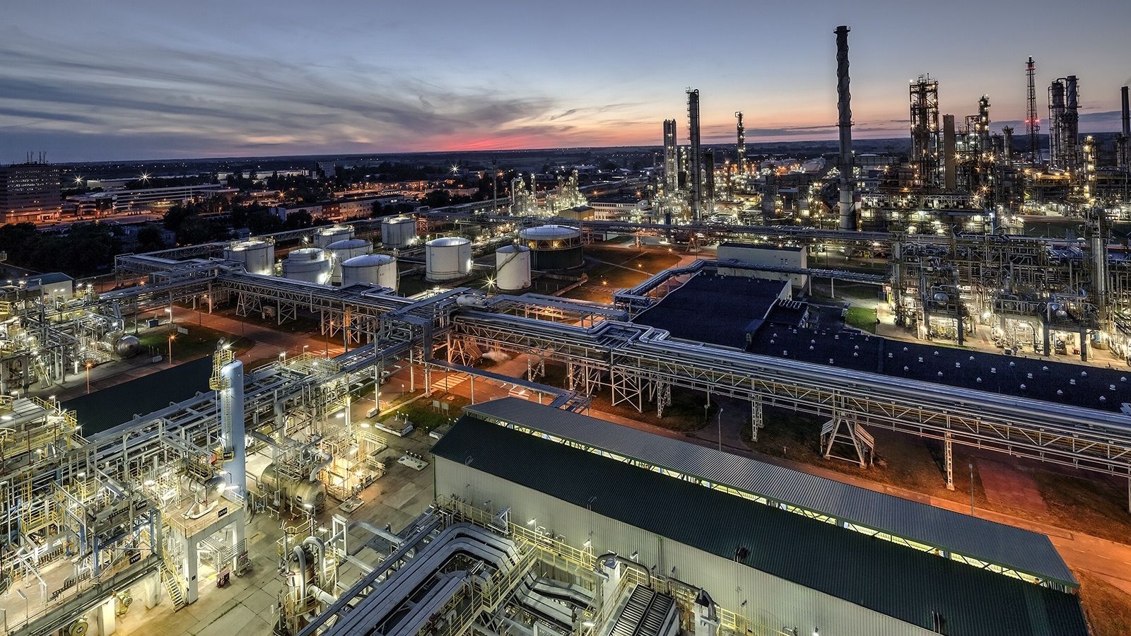 Duro Felguera, Hyundai y Técnicas Reunidas construirán la ampliación de una petroquímica en Polonia