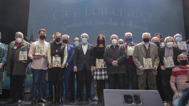 Foto de familia de los homenajeados en la Gala de Mutxamel.