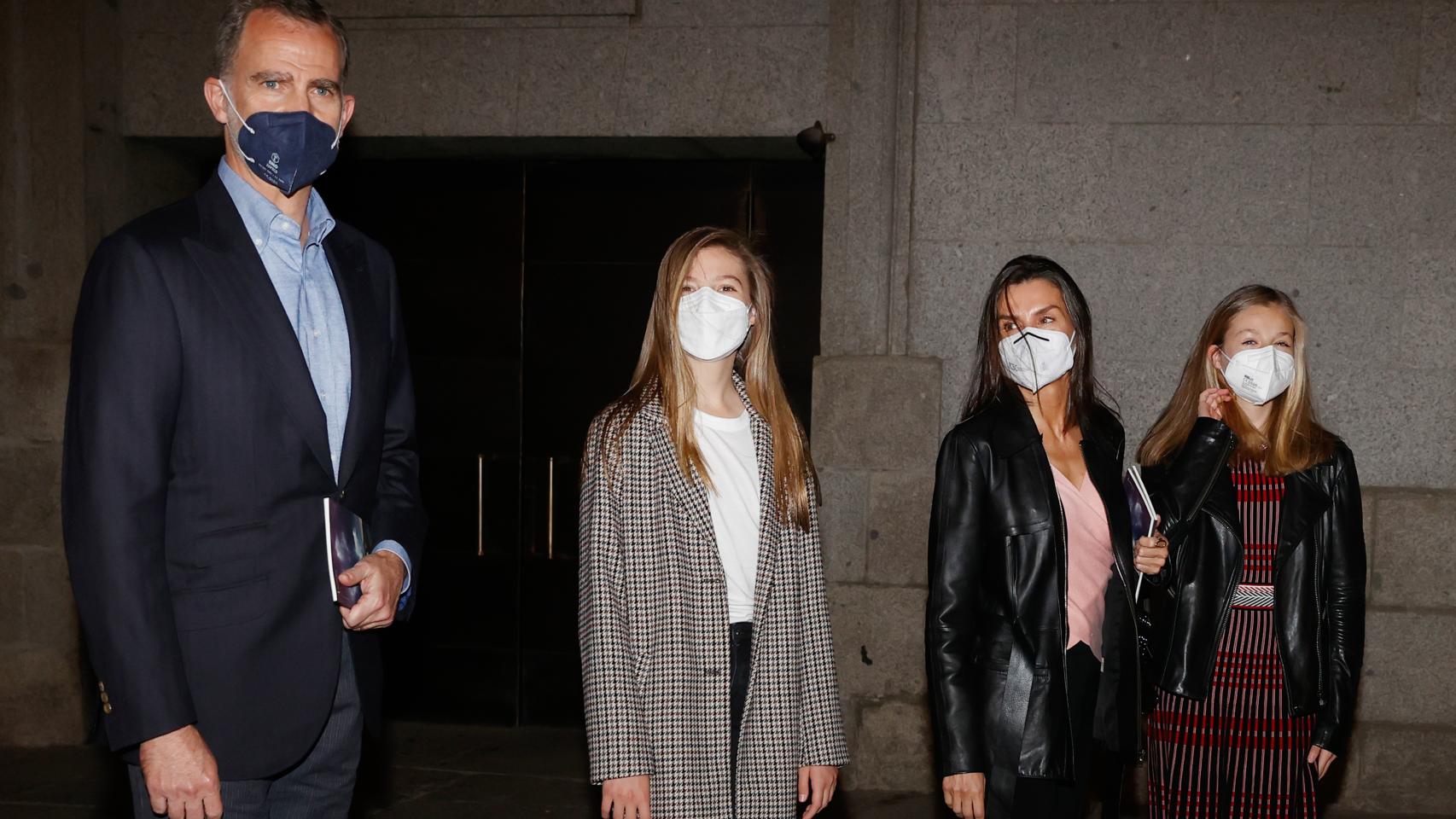 Los Reyes junto a sus hijas en una imagen de archivo.