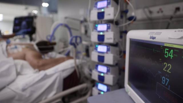 Paciente en la UCI Covid.