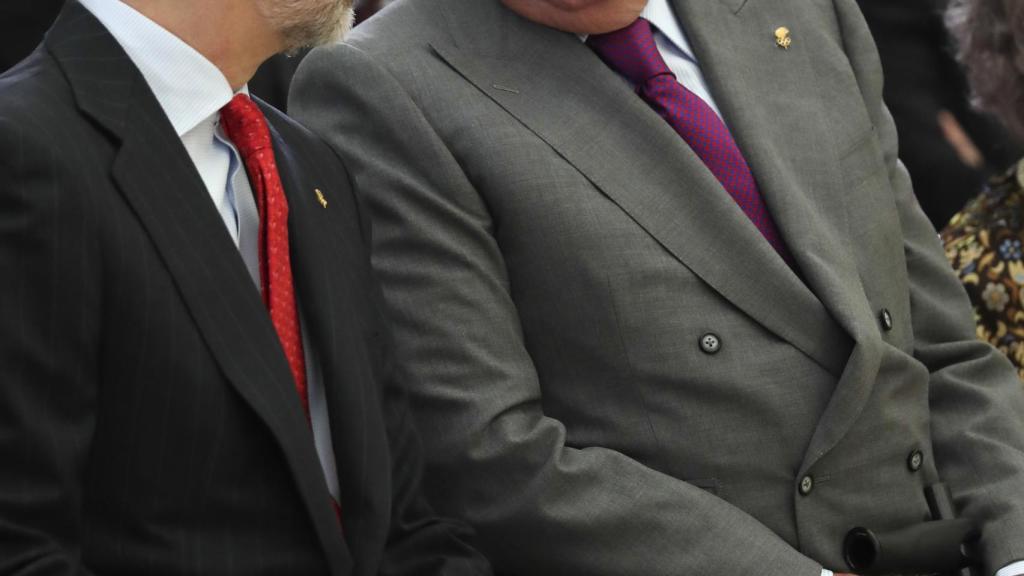 El Rey Felipe VI y su padre, en una entrega de premios.