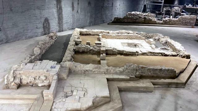 Restos de la casa musulmana del siglo XIII desenterrada por la obra del Metro de Málaga.