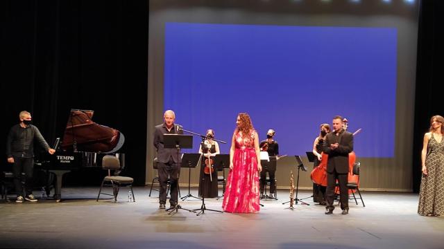 'Miguel' recupera la mirada más humilde del poeta oriolano en un concierto en el ADDA.