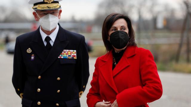 La ministra de Defensa, Margarita Robles, junto al jefe de Estado Mayor de la Defensa (Jemad), almirante general Teodoro López Calderón visita el Centro de Operaciones Aéreas Combinadas (COAC).