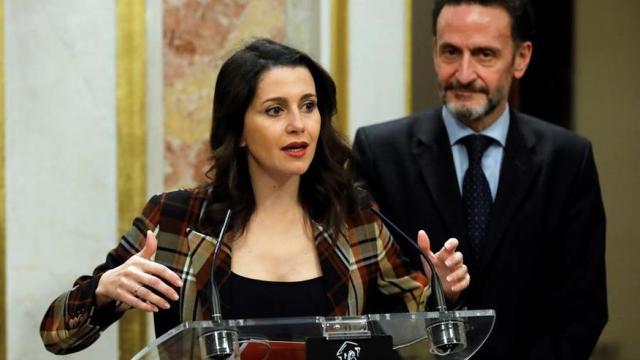 Inés Arrimadas, presidenta de Ciudadanos, y Edmundo Bal, portavoz parlamentario de los liberales.
