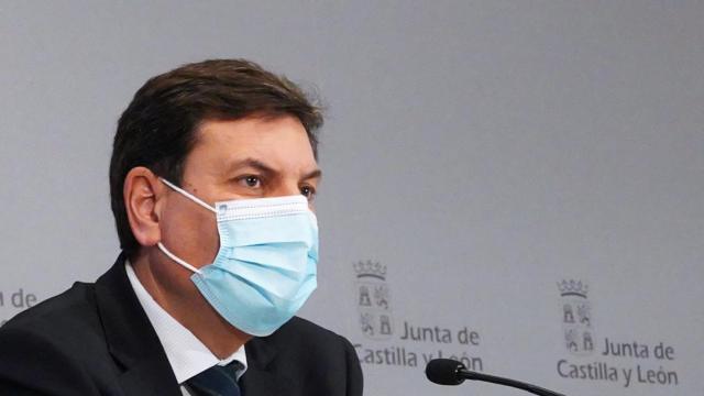El consejero de Economía y Hacienda, Fernández Carriedo en la rueda de prensa posterior al Consejo de Gobierno.