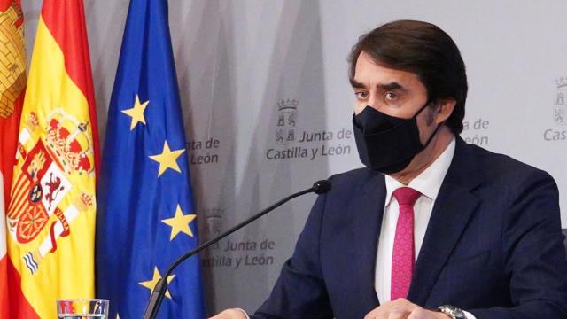 El consejero de Fomento y Medio Ambiente, Álvarez Quiñones, durante la rueda de prensa posterior al Consejo de Gobierno.