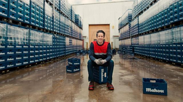 Un trabajador de Mahou San Miguel.