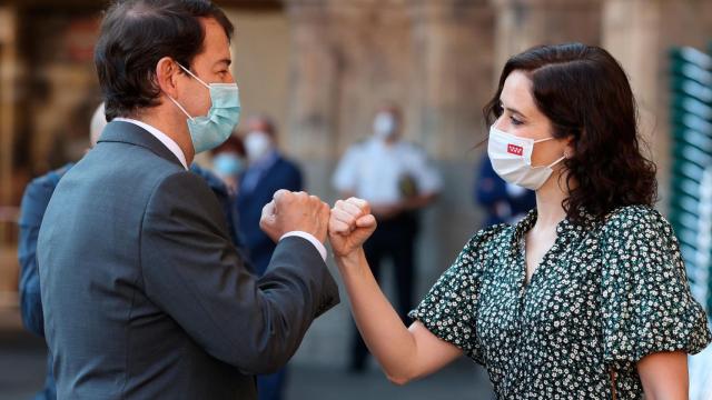Alfonso Fernández Mañueco y la presidenta de la Comunidad de Madrid Isabel Díaz Ayuso.