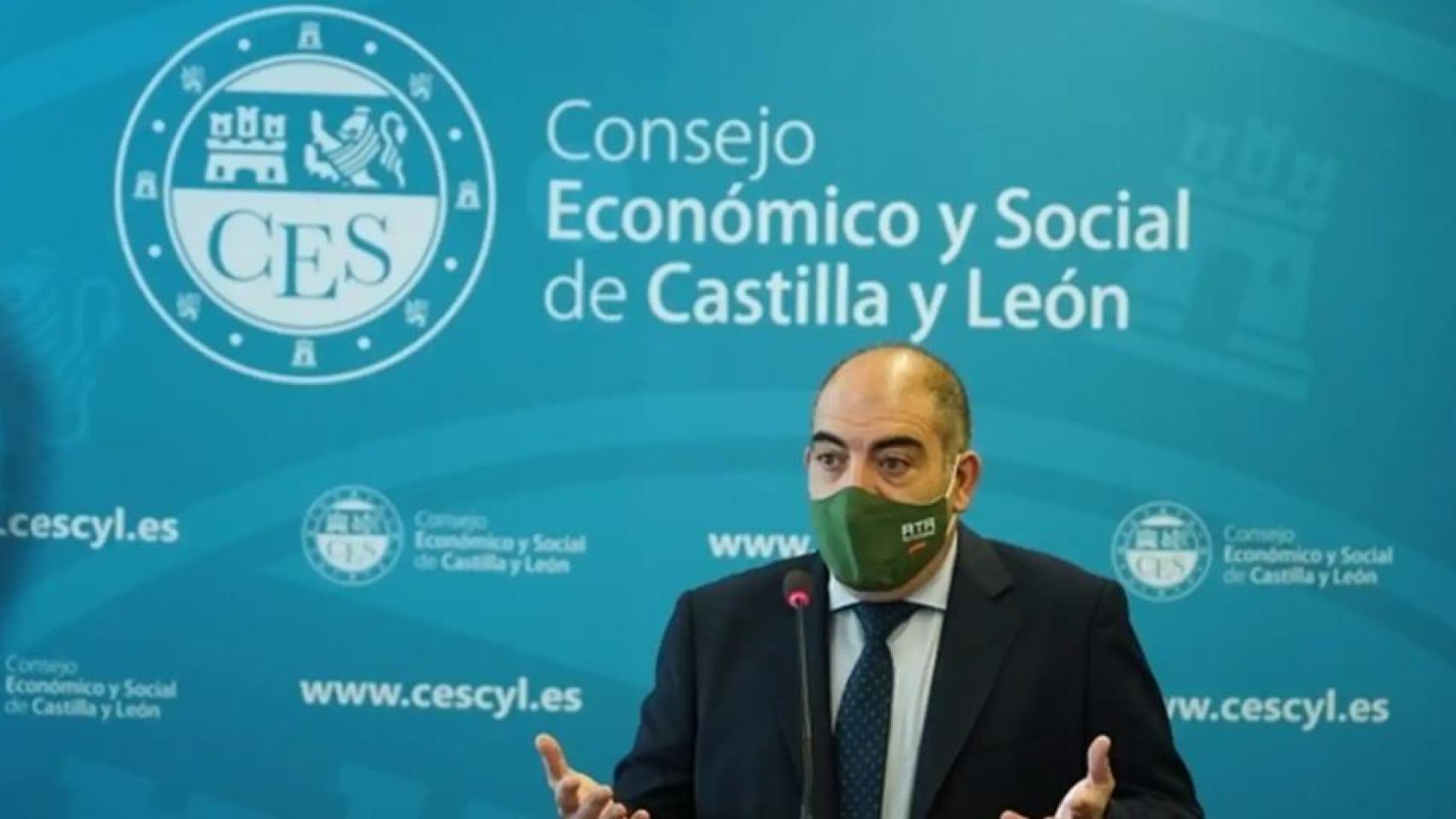Lorenzo Amor, presidente de ATA, durante una de sus visitas a Castilla y León.