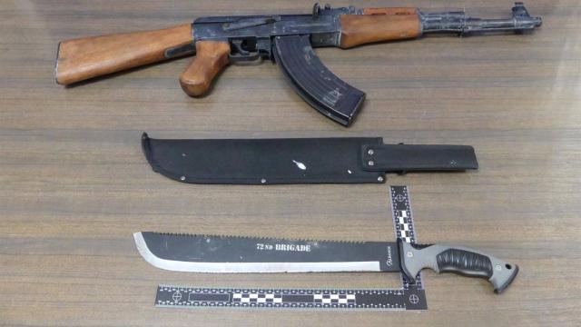 Armas intervenidas en una operación policial.