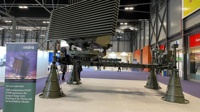 El radar Lanza 3D desarrollado por Indra en FEINDEF, la feria que engloba el sector de la defensa en Madrid