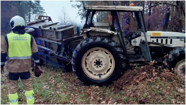 Un efectivo del GES de Brión en el lugar de los hechos.