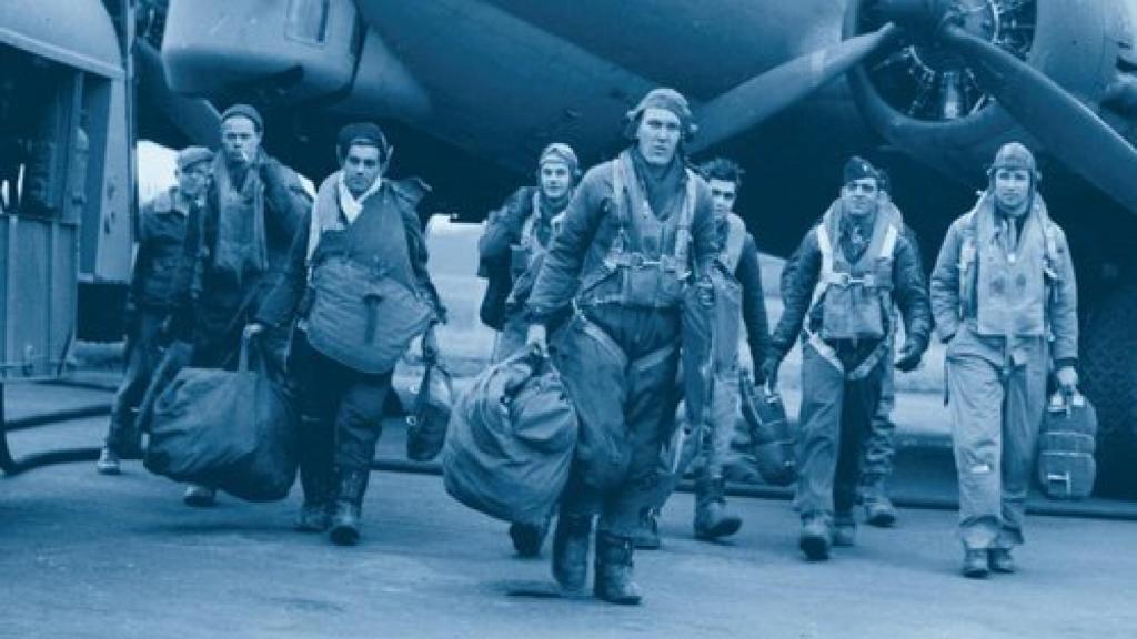 Fragmento de la portada del libro 'Masters of the air'.