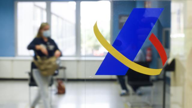 Símbolo de la Agencia Tributaria en una de las oficinas de la Agencia Estatal de la Administración