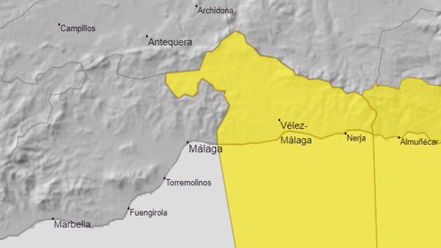 Aemet activa el aviso amarillo por fenómenos costeros y viento en la Axarquía, en Málaga.