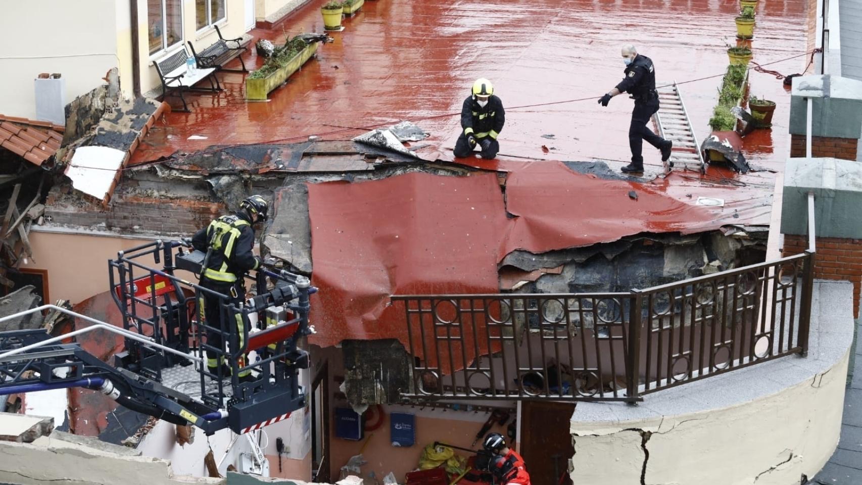 Imagen del derrumbe en el colegio San Vicente de Paul (Gijón).