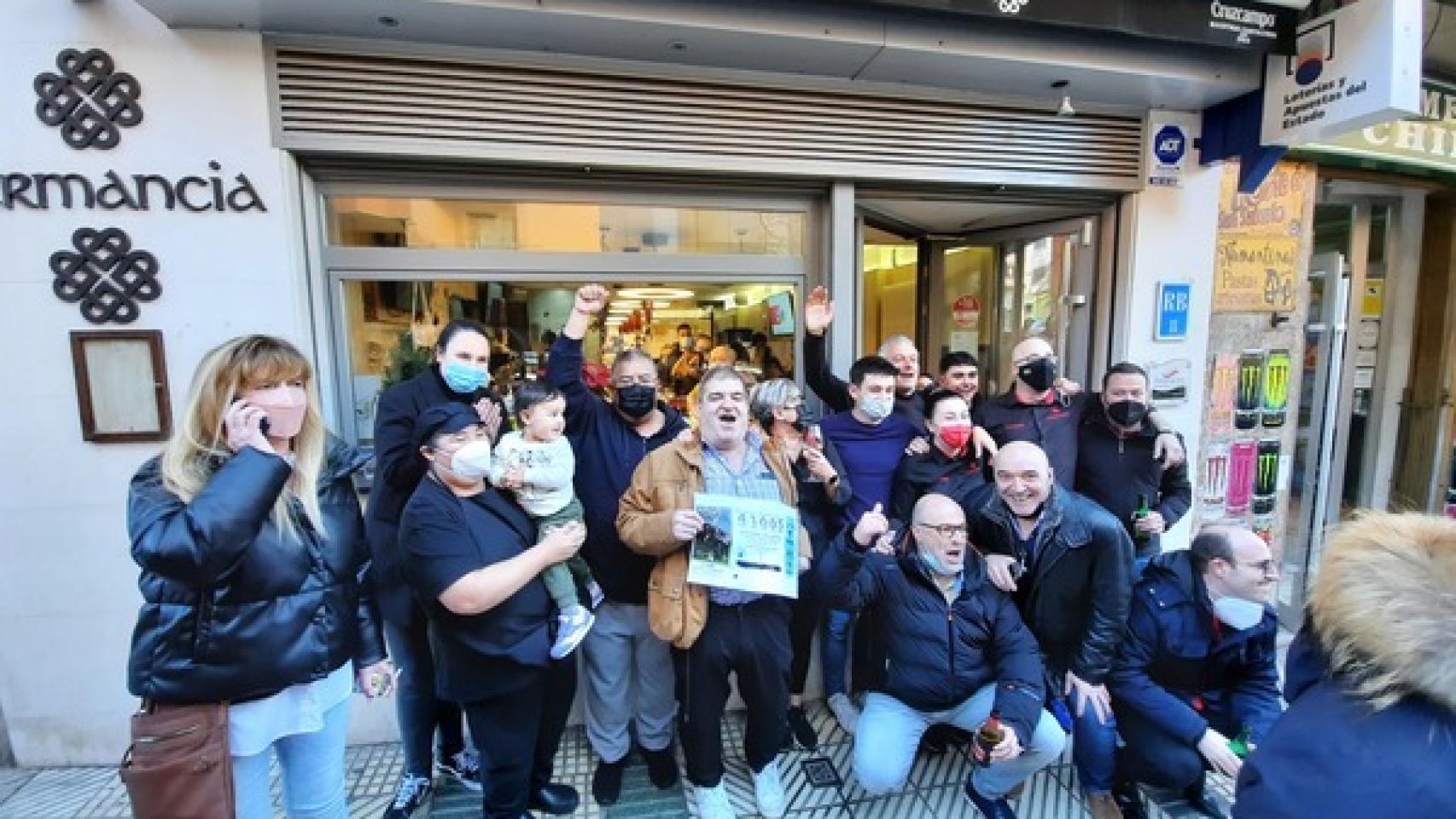 Celebración del premio en el bar Termancia