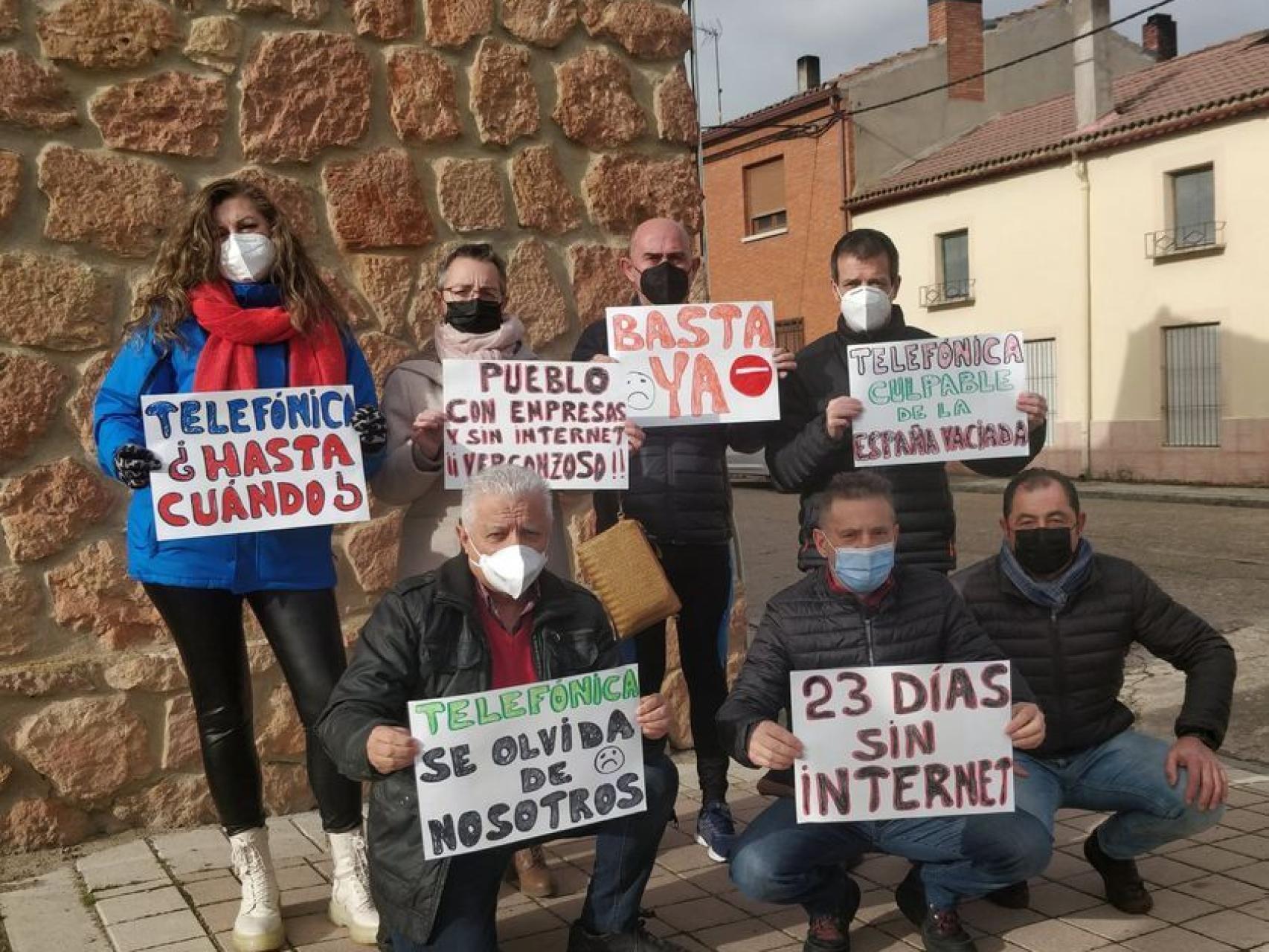 Los vecinos de Fuentepelayo en una “situación insostenible” sin Internet