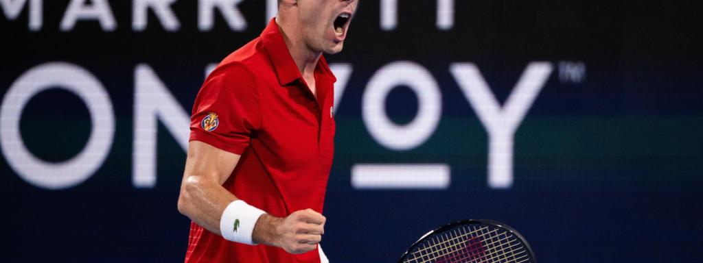 Roberto Bautista celebra su victoria ante Hubert Hurkacz
