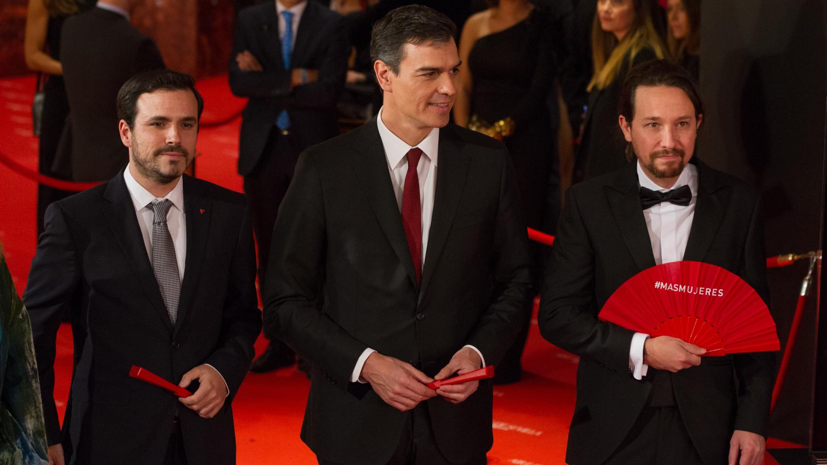 Pablo Iglesias junto a Pedro Sánchez y Alberto Garzón en los Premio Goya de 2018. Efe