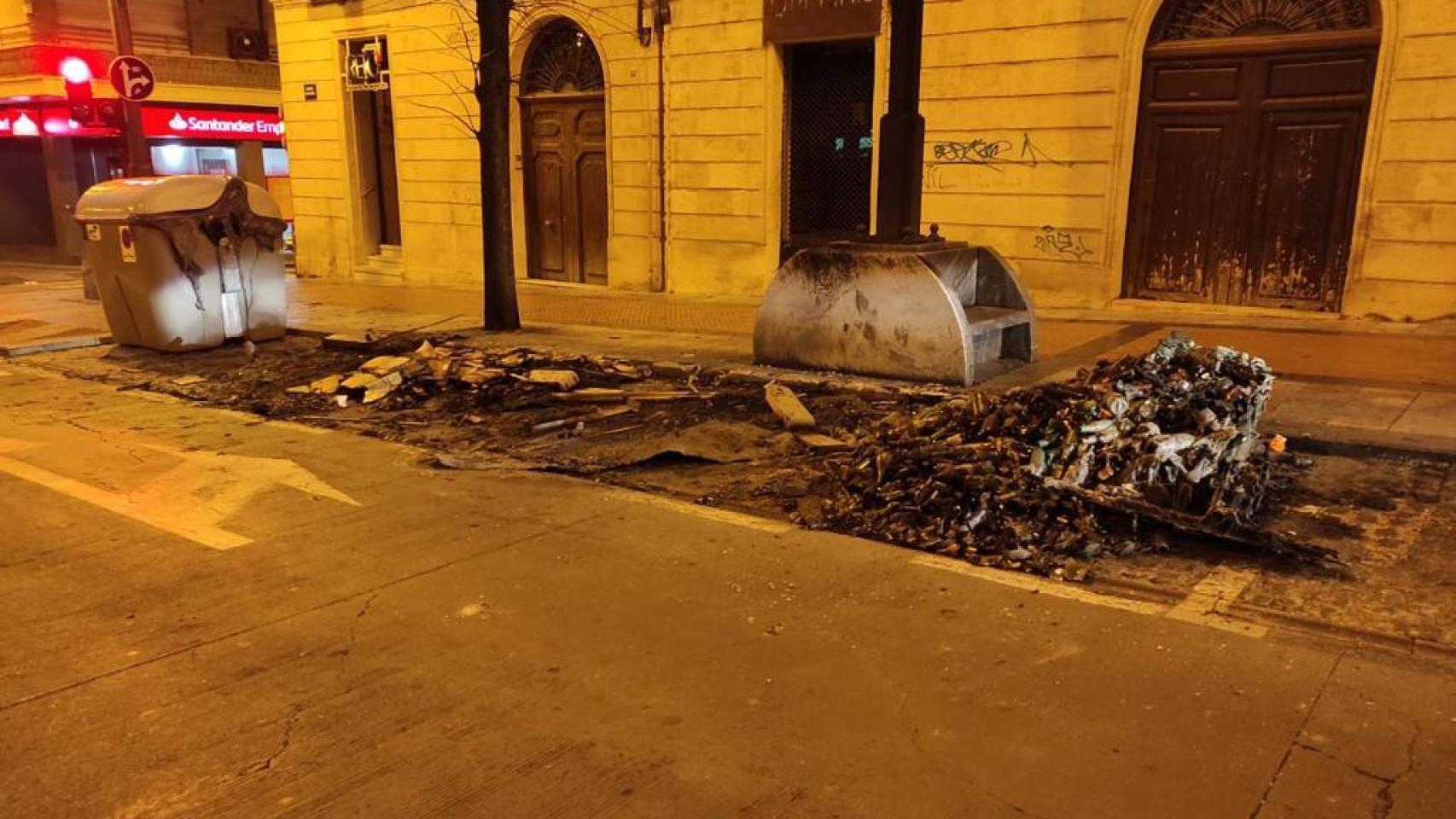Alcoy pide a sus vecinos ayuda para detener a los autores de la quema masiva de contenedores