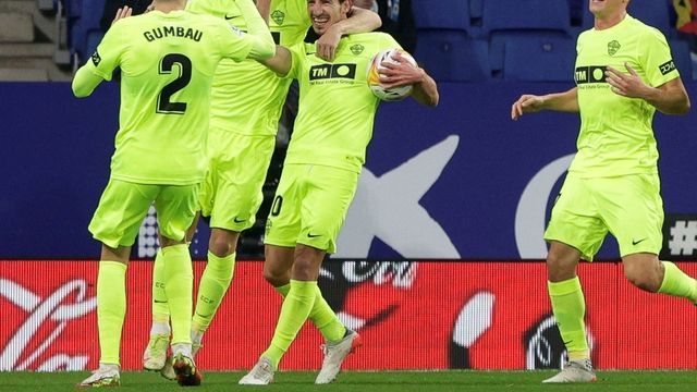 Pere Milla celebra su segundo gol ante el Espanyol que dio la victoria al Elche.