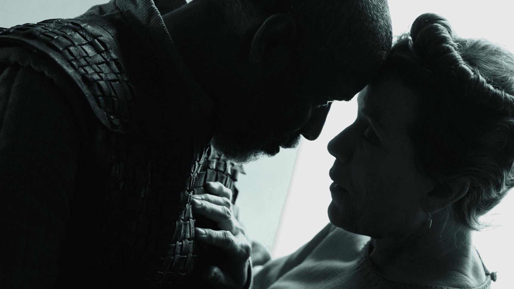 Denzel Washington y Frances McDormand en una escena de 'Macbeth', de Joel Coen