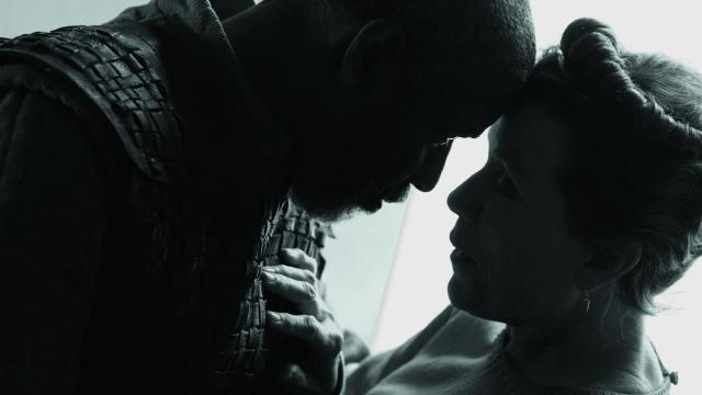 Denzel Washington y Frances McDormand en una escena de 'Macbeth', de Joel Coen
