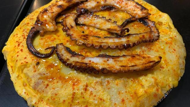 Tortilla de pulpo y queso San Simón