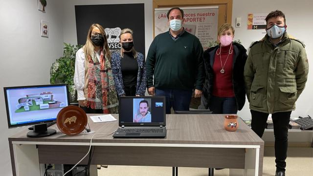 El stand de Guijuelo en Fitur, punto de encuentro turístico, gastronómico y social