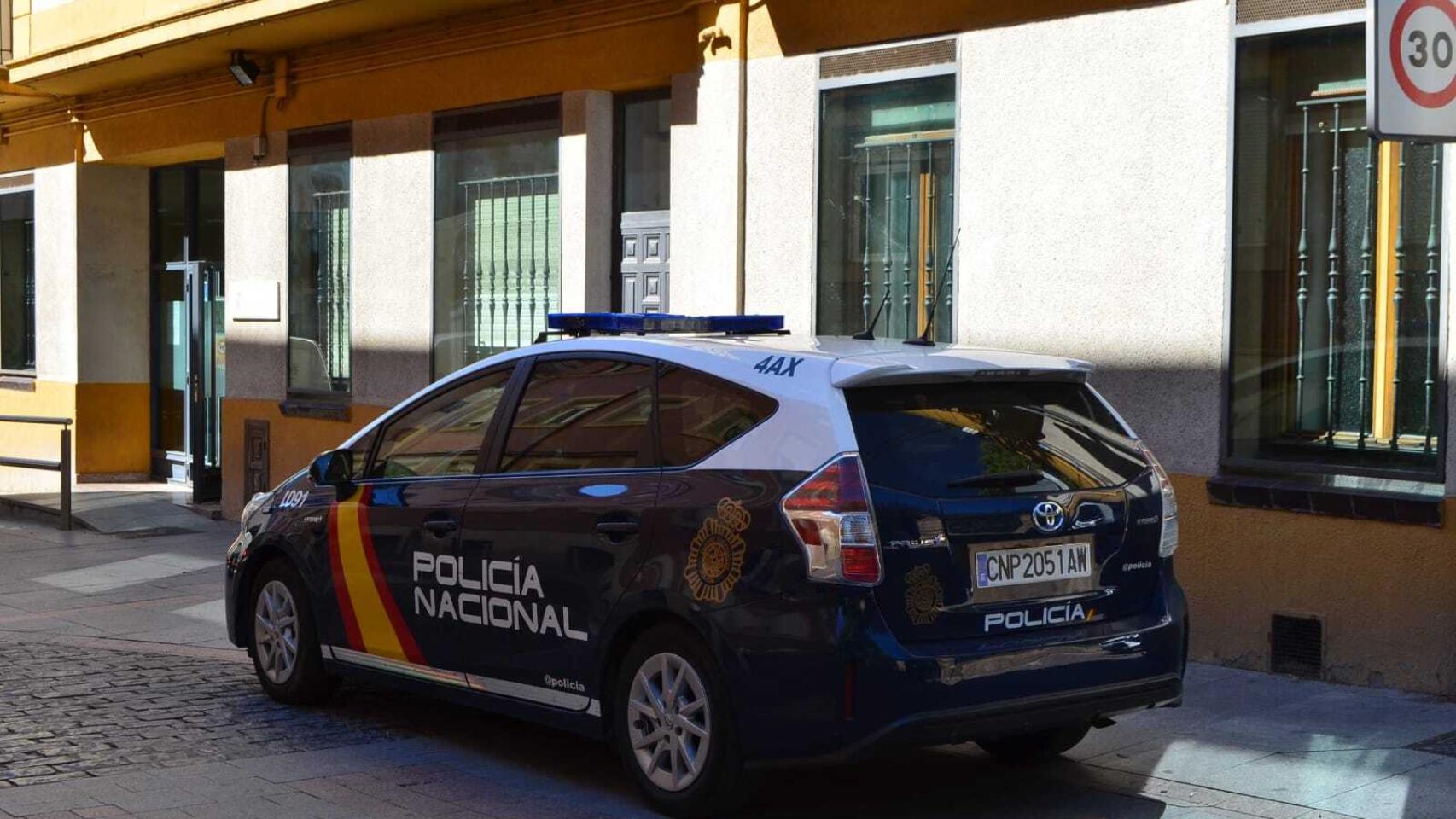 Imagen de archivo de un vehículo de la Policía Nacional
