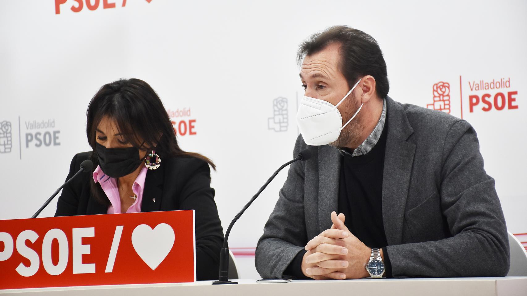 Óscar Puente junto a Ana Sánchez