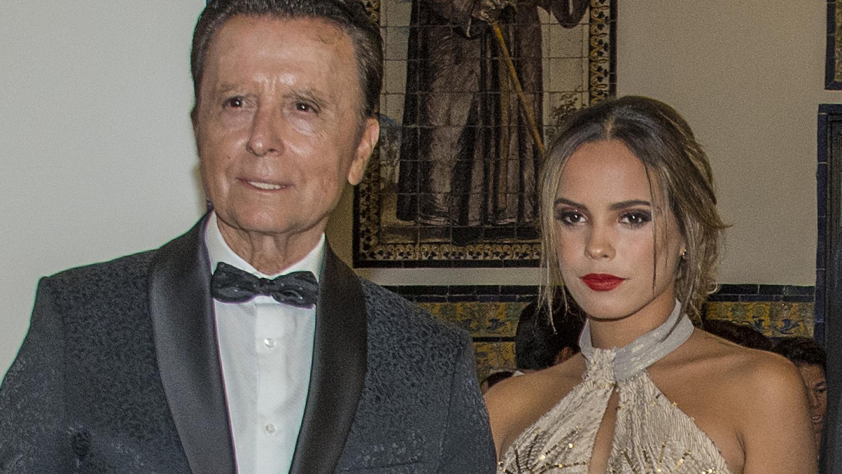 José Ortega Cano y su hija, Gloria Camila Ortega Mohedano, durante un acto público en 2019.