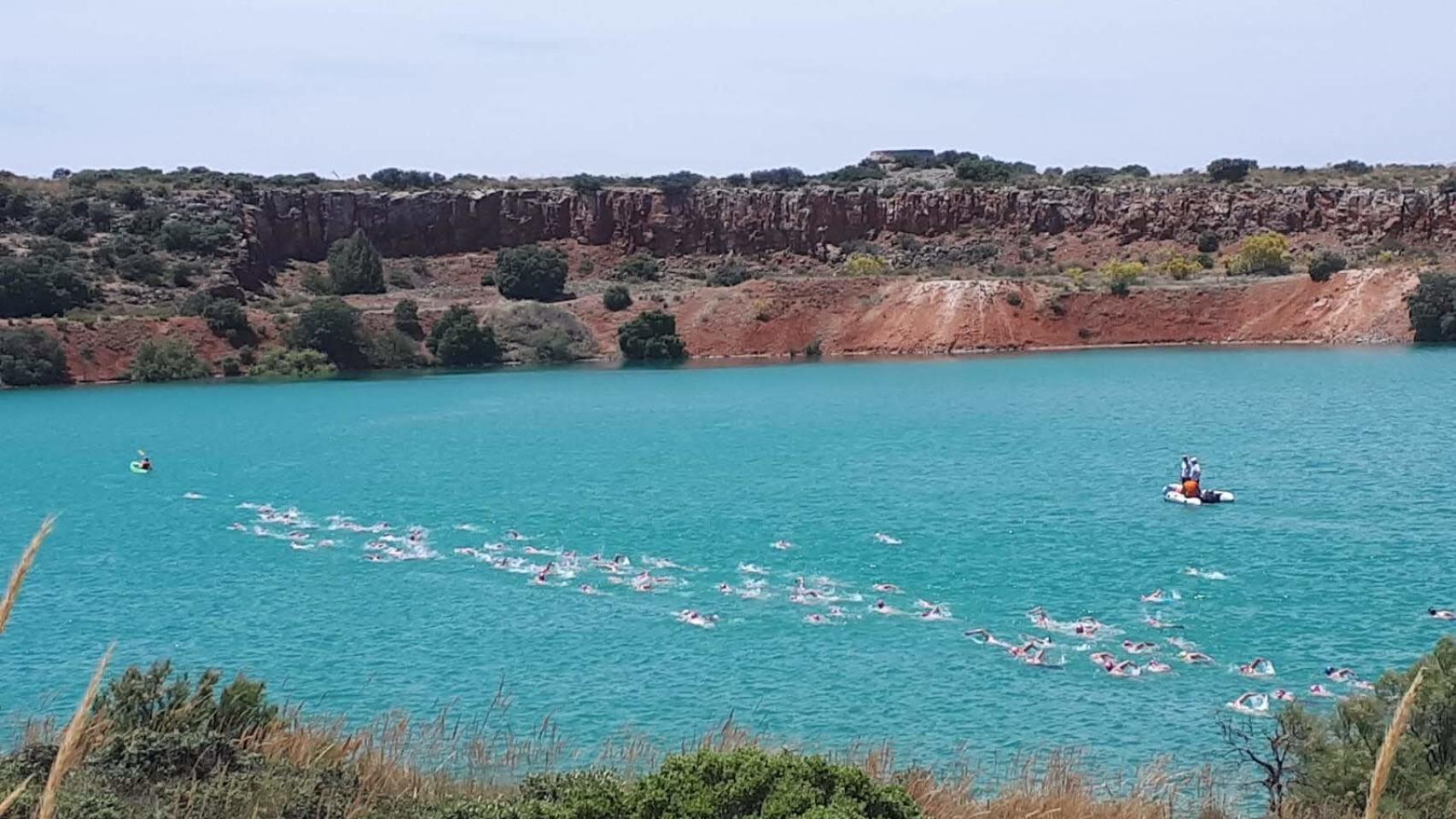 Natación en las Lagunas de Ruidera (Ciudad Real). Foto: Federación de Natación de Castilla-La Mancha