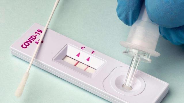 Galicia detecta los cuatro primeros casos de ‘Kraken’, la nueva variante del Covid