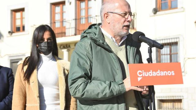 Francisco Igea, junto a la vicealcaldesa de Madrid, Begoña Villacís, en Cebreros